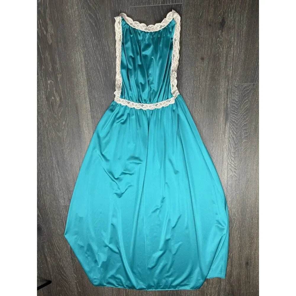vintage turquoise or aqua green lace maxi Nightgown Size Large